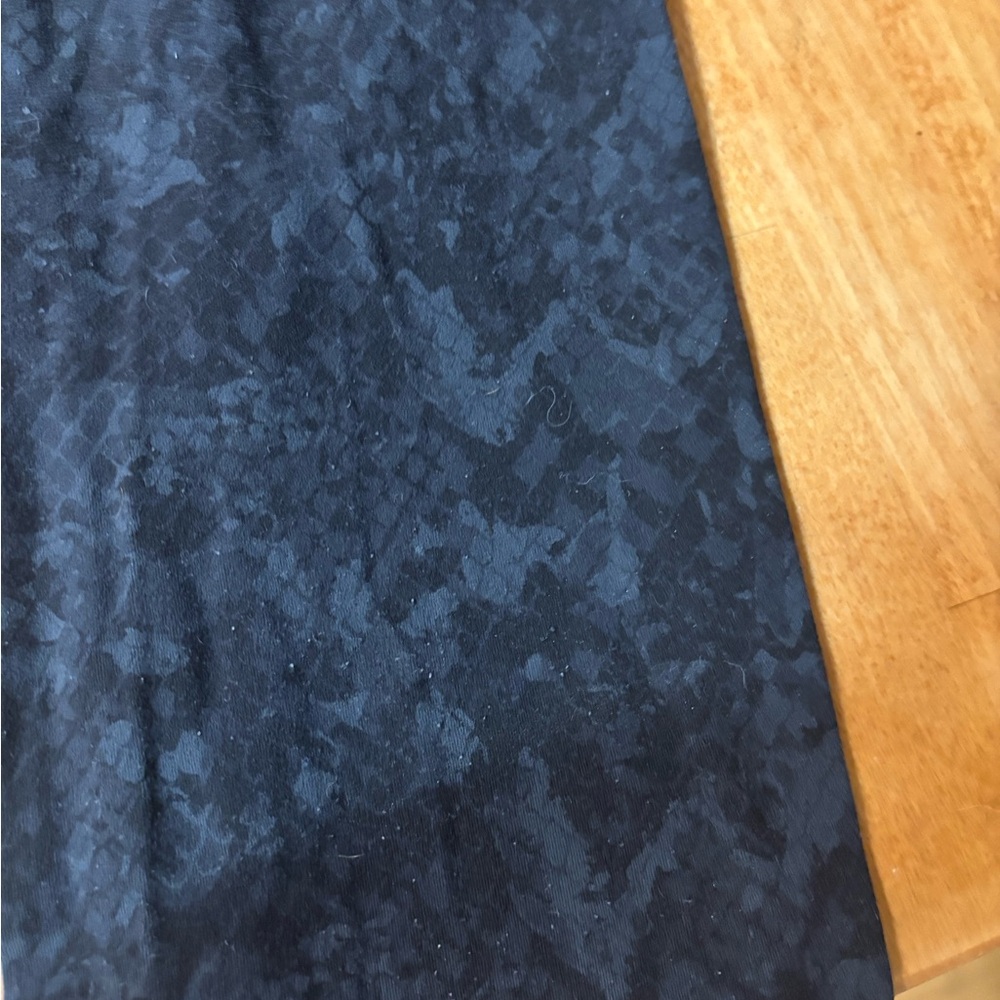 lululemon athletica Black Tonal Pattern Leggings - size 8 (28 inch) - Picture 4 of 4